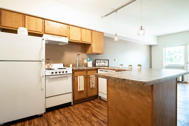 2BR, 1.5BA - 992SF