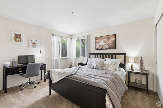 2BR, 1.3BA - 864SF - Second Bedroom - Valley River Court