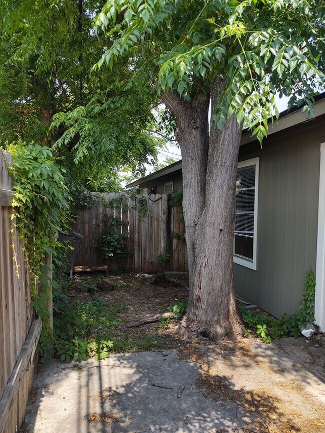 Photo - 624 Mill St Unit 624B