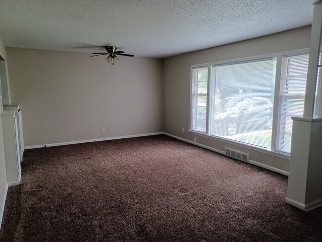 Photo - Cozy 3 bedroom, 1 bath home on Northeast side