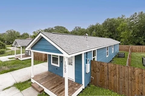 Photo - 1060 Central Rd