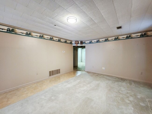 Photo - 1402 Loberg Ln