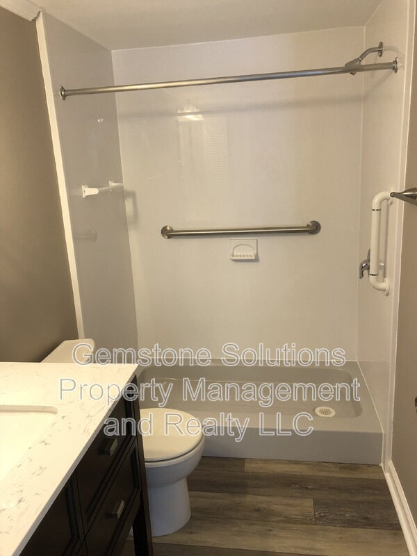 Photo - 1208 Granville Rd