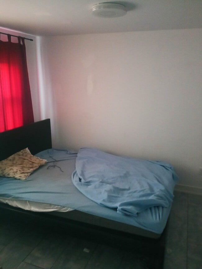 Building Photo - 56 Rue Montpetit Unit condo for rent/ a louer