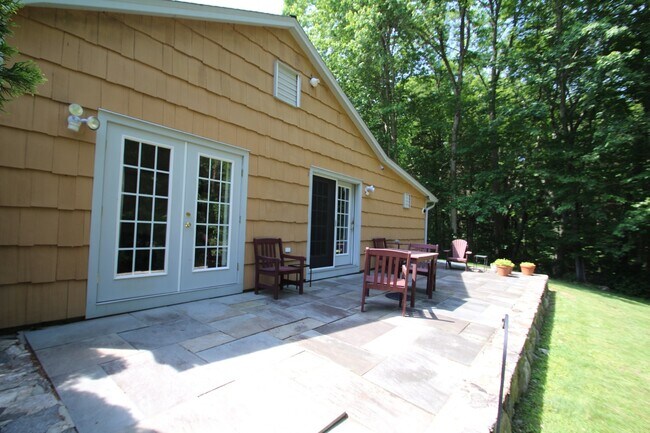 Photo - 231 Rivergate Dr Unit Cottage