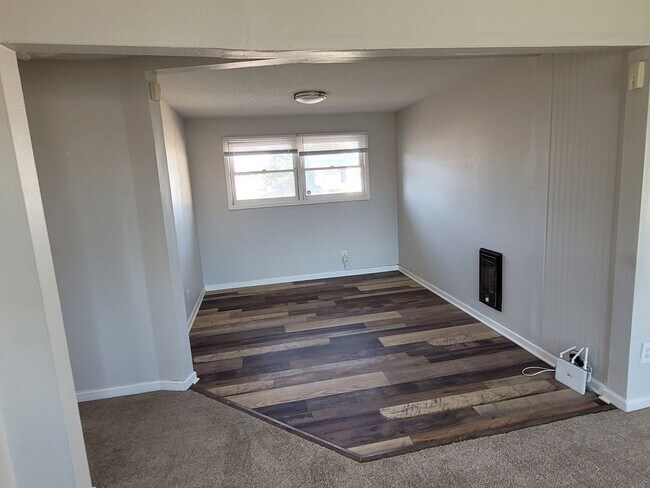 Photo - 1/2 OFF NOVEMBER RENT - House with Full Ba...