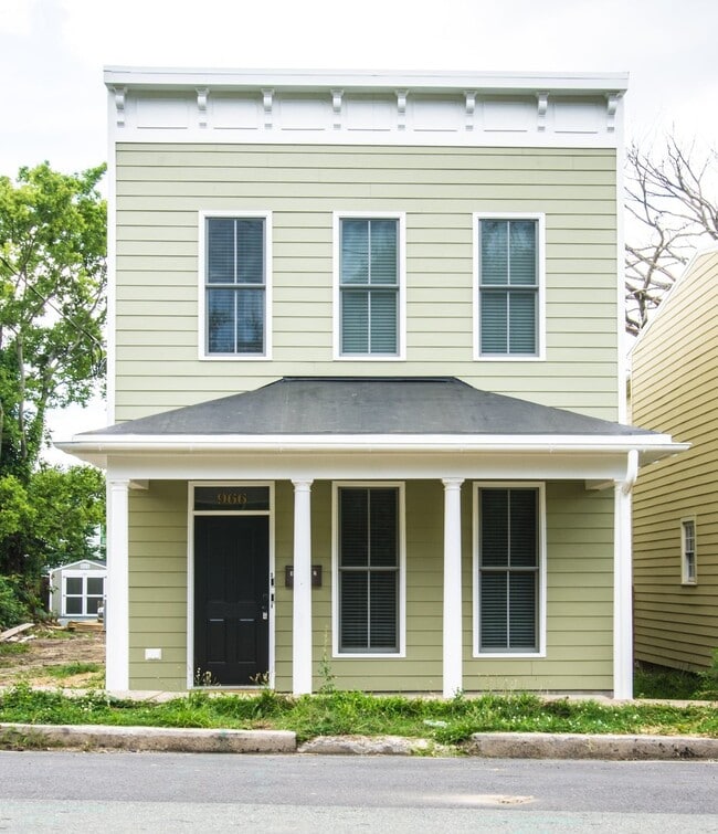 Building Photo - 966 Pink St Unit #2