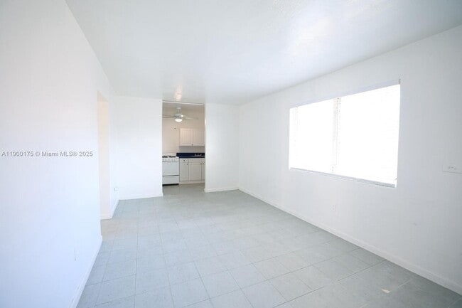 Photo - 126 SW 18th Ave Unit 10