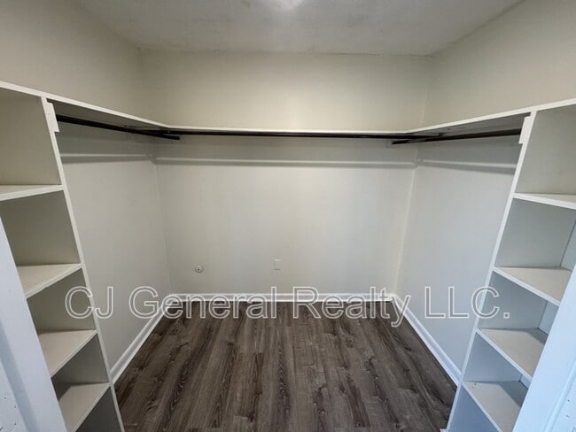 Photo - 106 Broad St