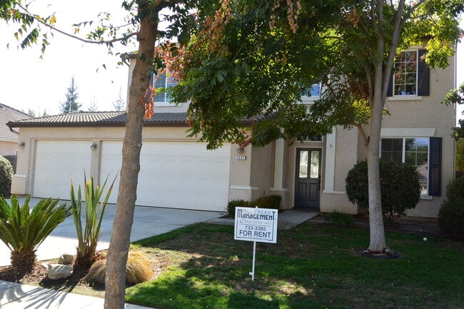 Building Photo - Beautiful two story home in the desirable Shannon Ranch Community.