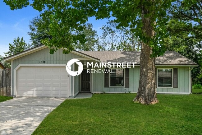 Building Photo - 3 Bedroom Pet-Friendly Home in MIDDLEBURG, FL with Main Street Renewal