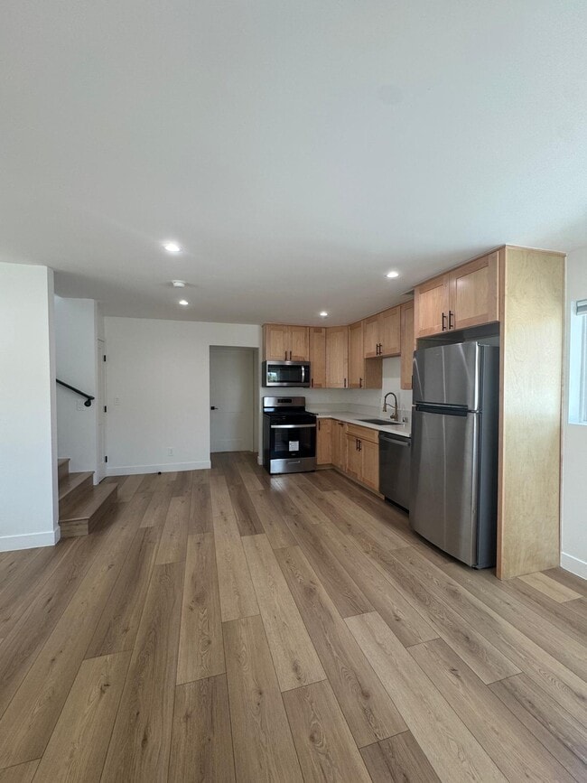 Building Photo - 5436 1/2 Kester Ave Rental