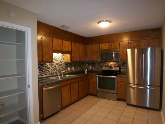 Photo - 727 Valley Ridge Way