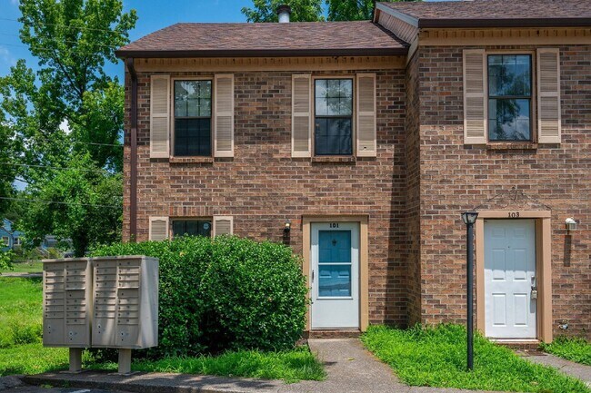 101 Coventry Woods Dr