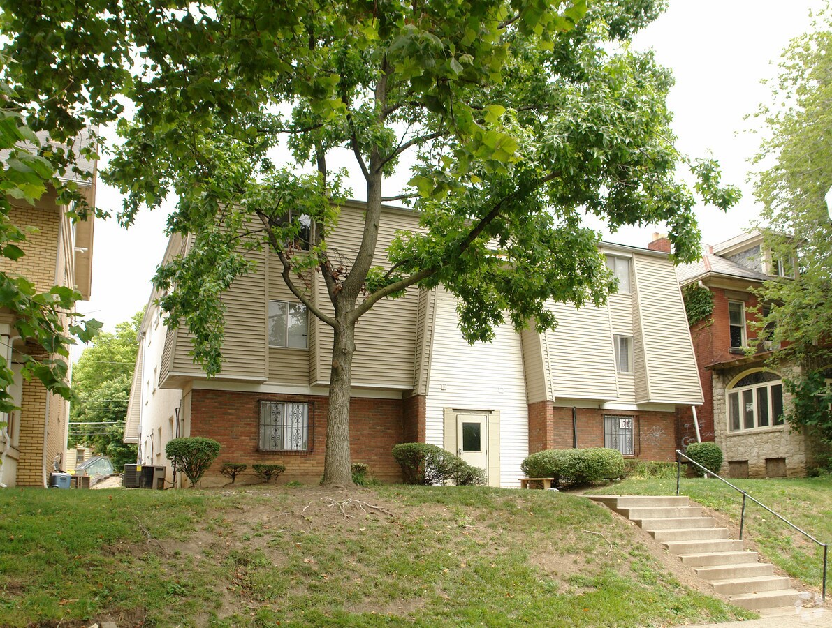 Photo - 94 E 18th Ave