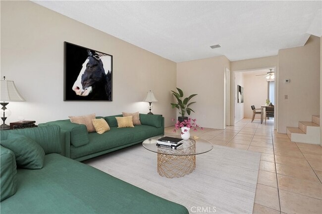 Photo - 22855 Vanowen St