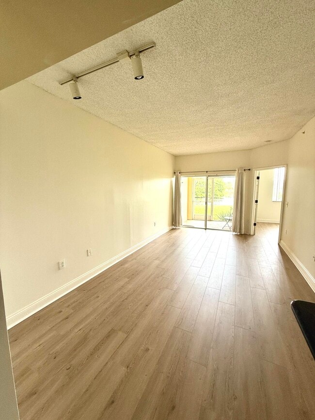Photo - 2040 Greenview Shores Blvd Unit 204