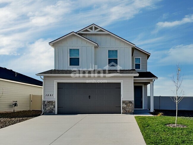 Building Photo - 1551 N Barkvine Ave