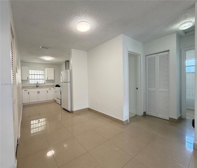 Photo - 1820 NW 19th Ave Unidad 1822