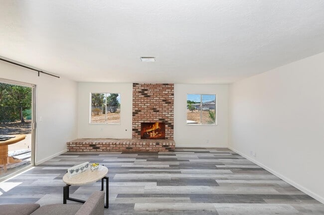 Photo - 15073 Mojave St