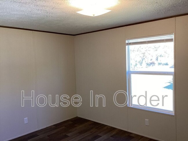 Photo - 109 Shamrock Park Dr