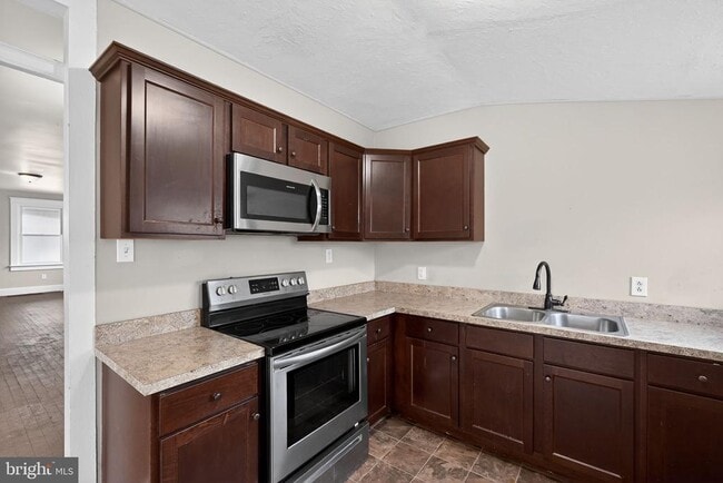 Photo - 38 N Scott St