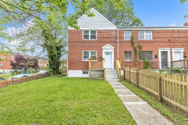 Building Photo - 1100 Mt Holly St Rental