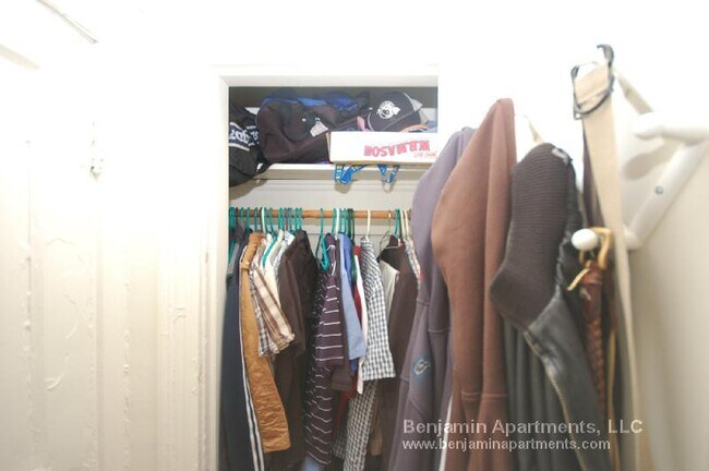 Building Photo - 15 Egremont Rd Unit 1