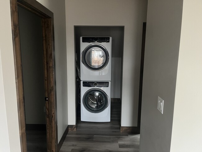 2129 W Sussex Ave Unit 100