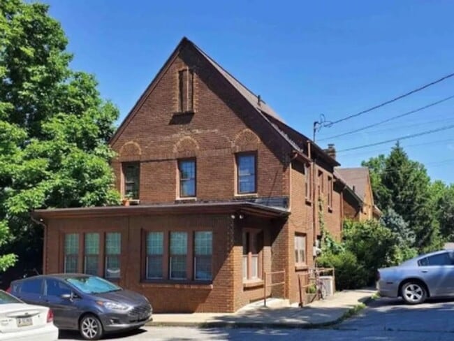 Building Photo - 1503 S Walnut St Unit Apartment 100