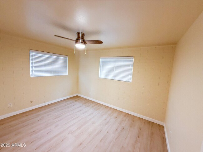 Photo - 1312 W 5th St Apartamento