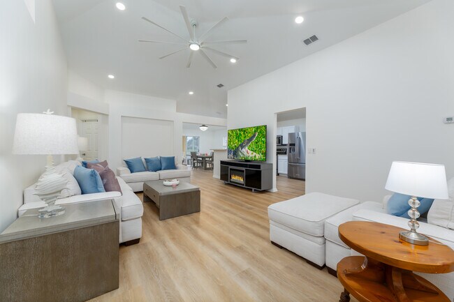 Photo - 4540 Bellaluna Dr