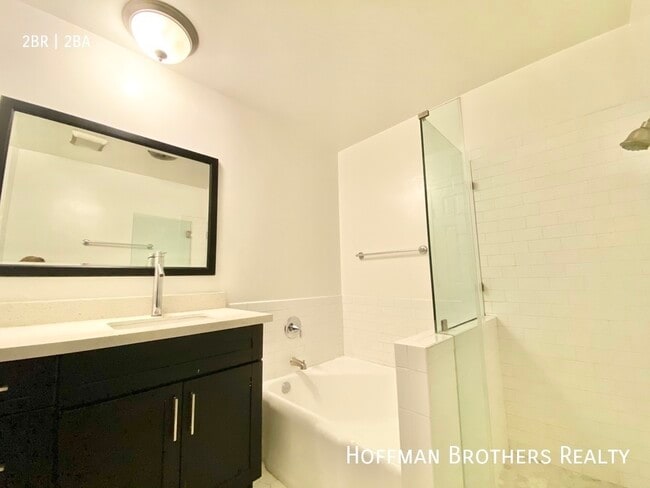 Photo - 2106 S Bentley Ave Unit 2