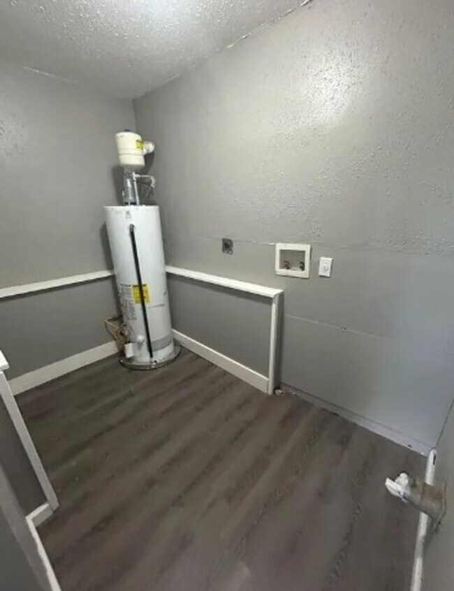Photo - 1700 Theodore Ln