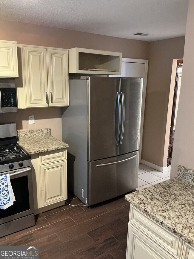 Photo - 7542 Mountain Creek Bluff