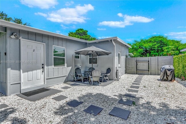 Building Photo - 1205 NW 3rd Ave Unit 2A