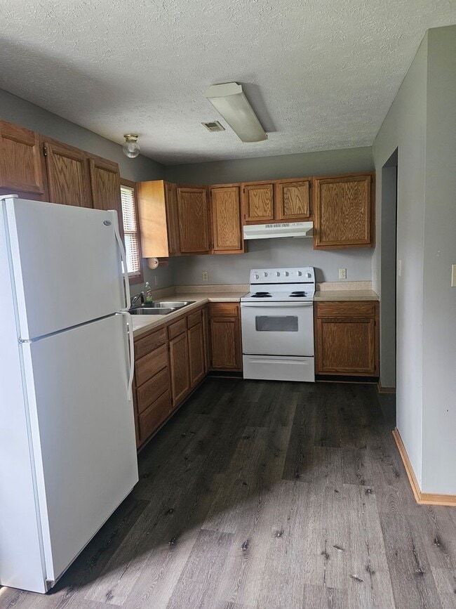 Photo - Adorable home ready for you!