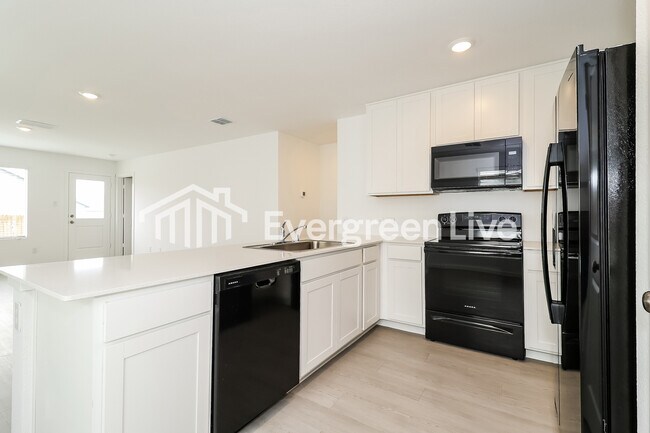 Photo - 240 Sycamore Pl