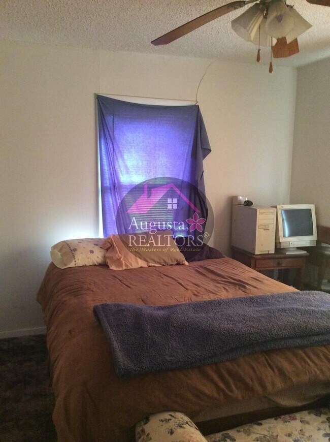 Photo - Cute 2 Bedroom Home!