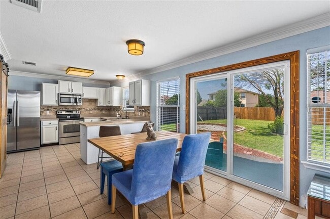 Photo - 220 Wegstrom St