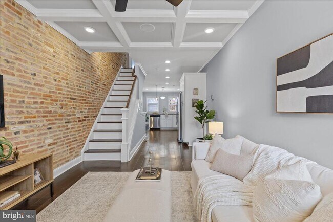 Photo - 616 Hyson St