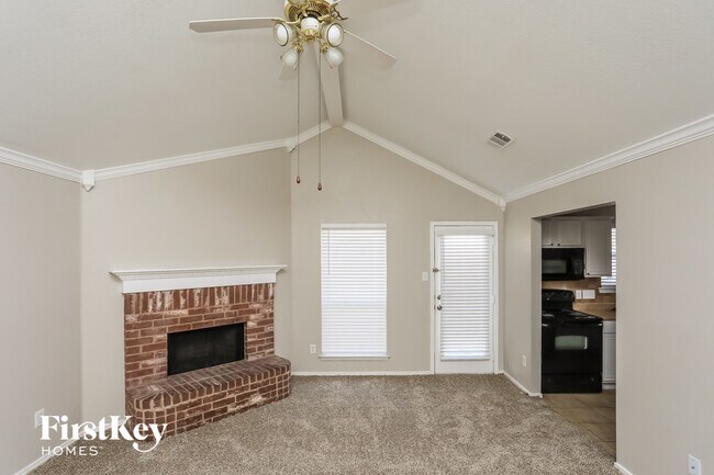 Photo - 312 Pin Oak Ln