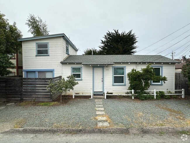 Building Photo - 2785 Birch Ave Rental