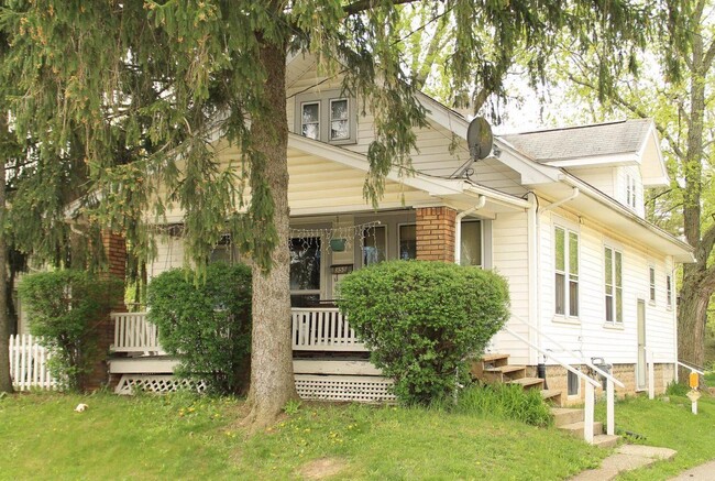 Cape cod in Mansfield schools - Cape cod in Mansfield schools House