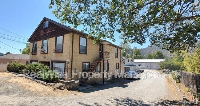 Building Photo - 333 S Old Pacific Hwy Unit 5 Rental