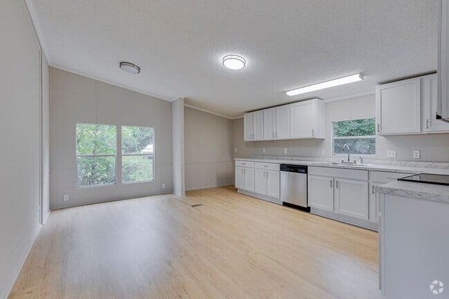 Building Photo - Fully Remodeled 4 Bedroom 2 Bath Home