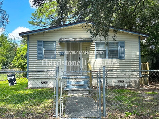 Photo - 1173 W 27th St