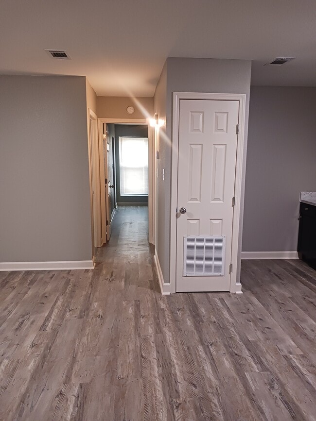 Photo - Pines Apartments