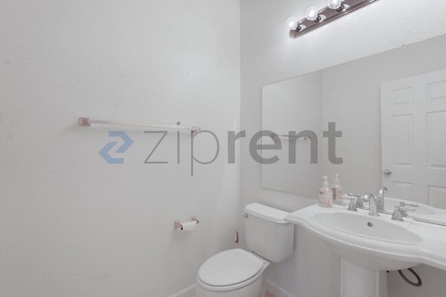 Photo - 6704 Camacha Way