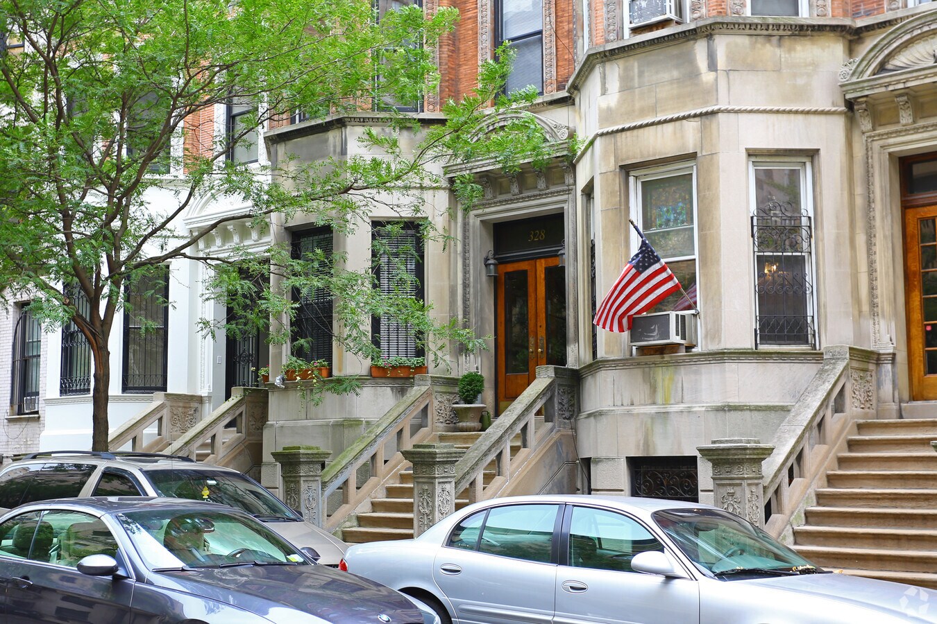 Photo - 328 W 89th St